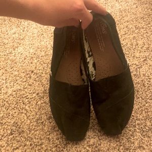 TOMS black slip on shoes!